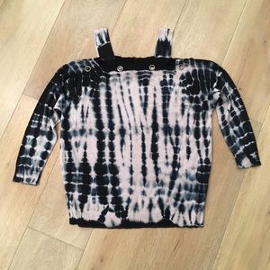 Rock & Republic cold shoulder sweater